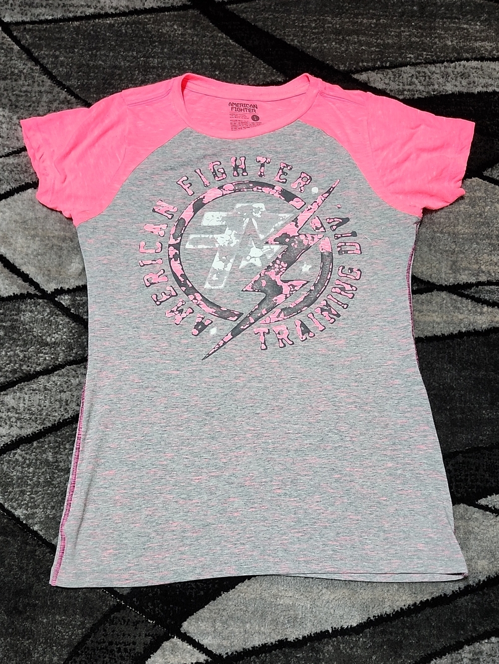 AMERICAN FIGHTER NEON PINK HEATHERED LIGHTING BOLT GRAPHIC SHORT-SLEEVE T-SHIRT